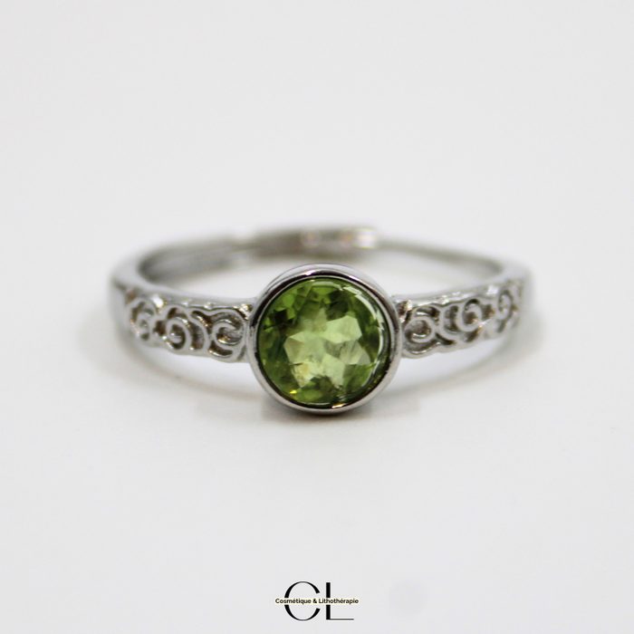 Bague en cuivre blanc ajustable facetté Péridot AA