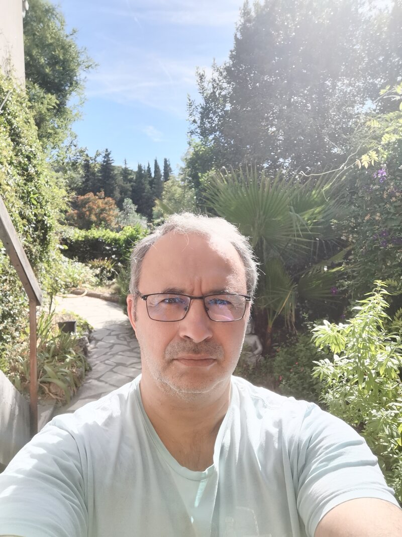 Yanes Delahaut — Kinesiologue Energeticien