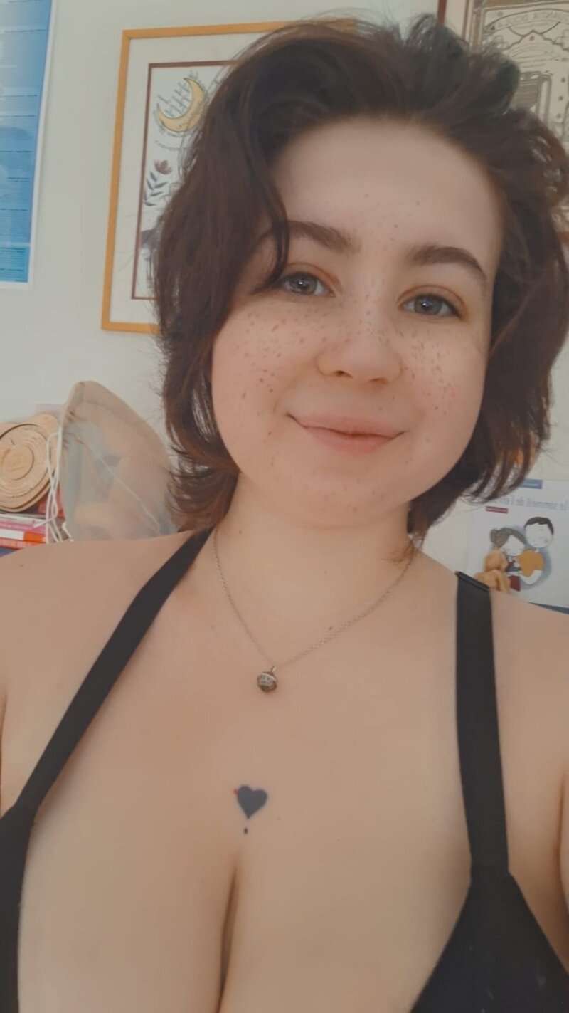 Elena Boussard — PsychoDoula, Sexothérapeute et Consultante en sommeil 0-6 ans